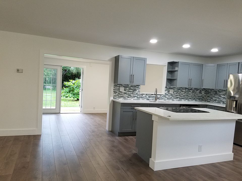 1st image of 668 Fergusson Ln