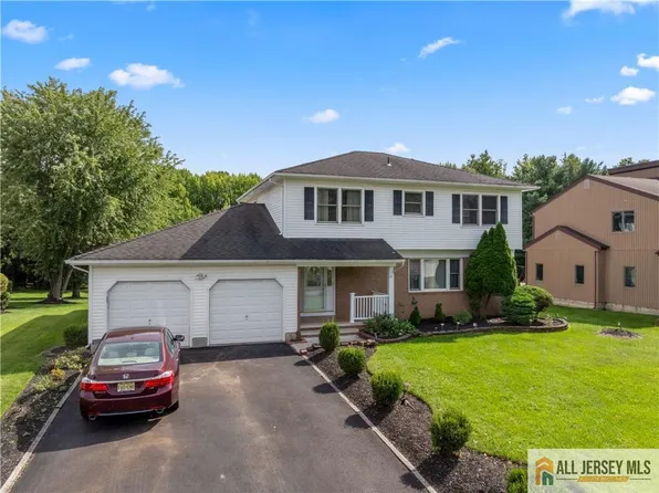21 Eldridge Dr, East Brunswick, NJ 08816