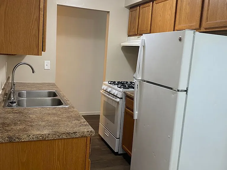 3501-3507 Hillsboro Ave N #3433-3525 — Photo 12
