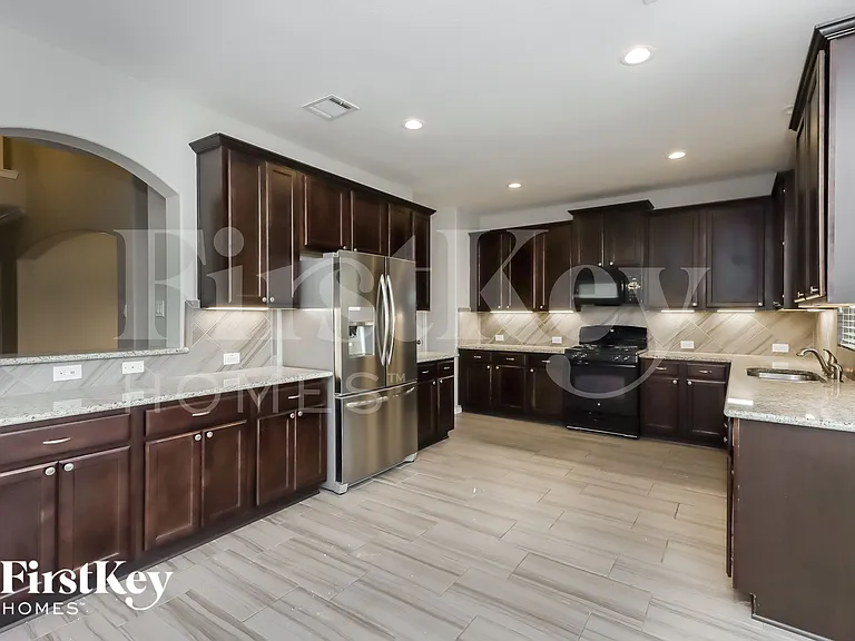 10107 Stone Briar Dr — Photo 7