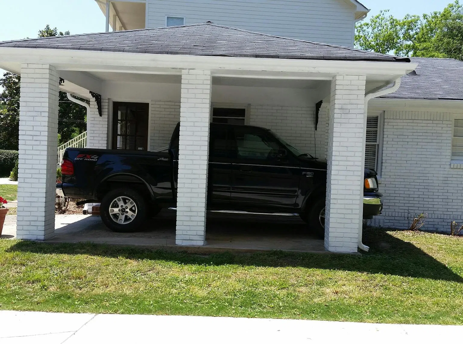 3 bed, 1040 sqft, $2,800 — Photo 3