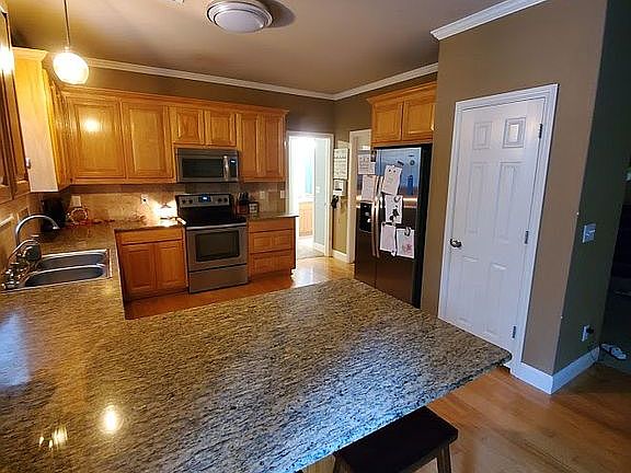 3rd image of 6 Colmonell Ln