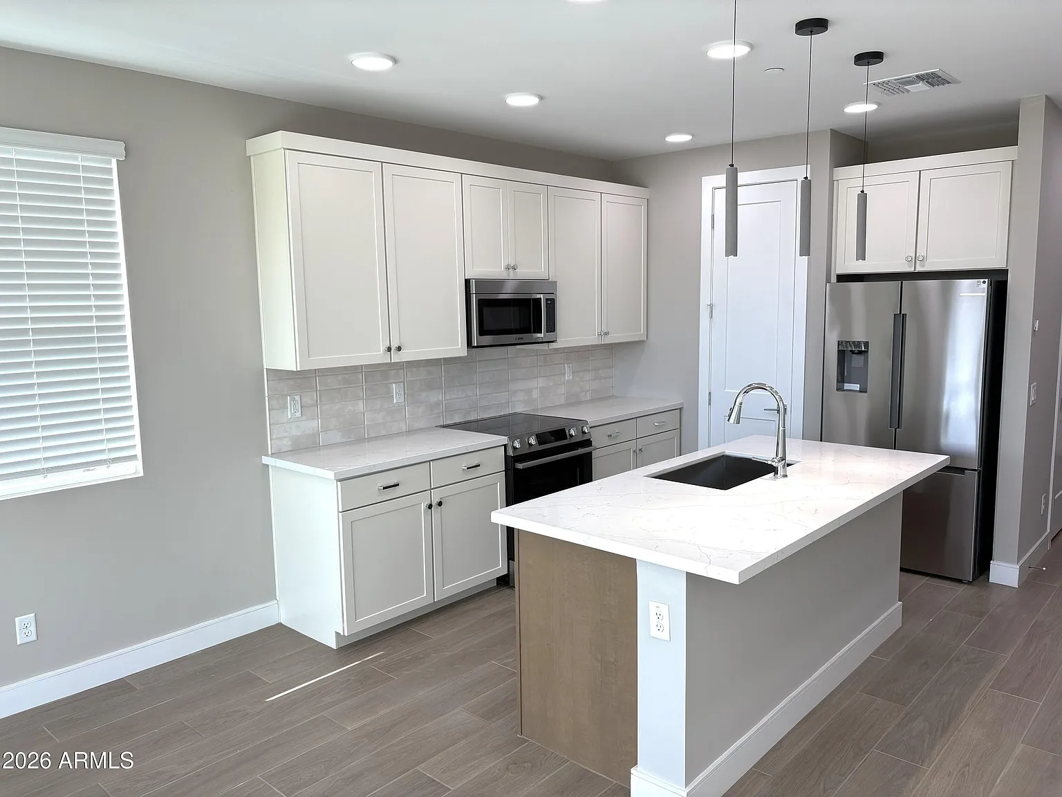 3 bed, 2.5 bath, 1615 sqft, $2,725 — Photo 2