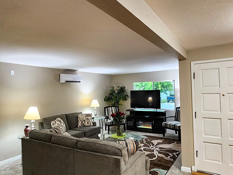 771 Galena St — Photo 5