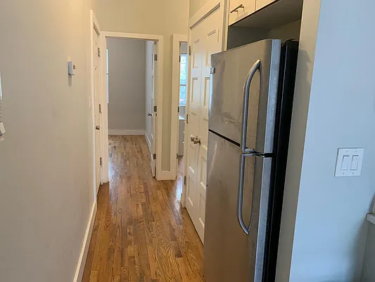 Rented by Premier Metro Realty Corp | media 16
