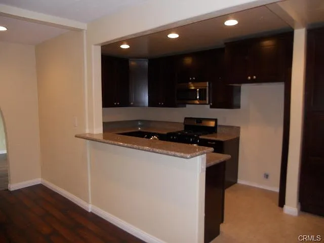 7438 Milwood Ave — Photo 7