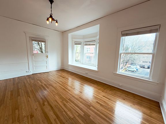 5th image of 415 NW 21st Ave #302
