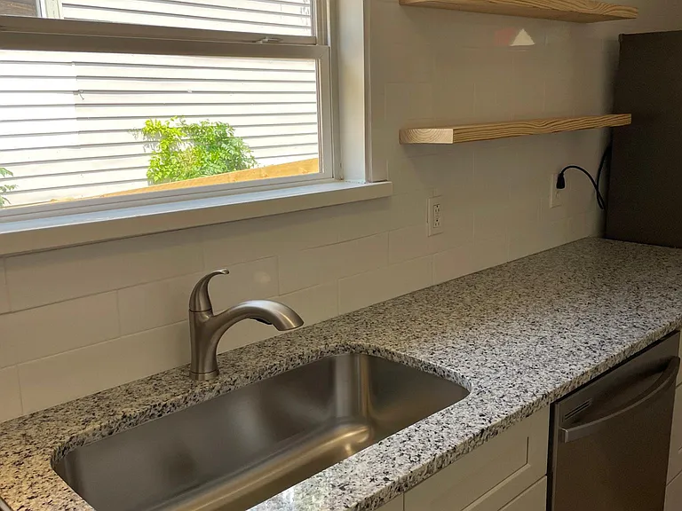 407 Mallory St — Photo 6