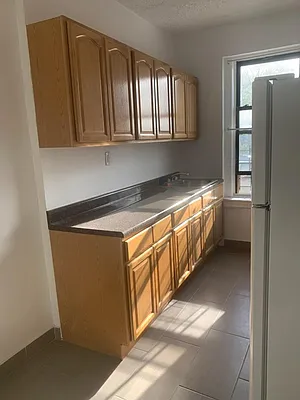 Rented by G Y B Realty Inc | media 3