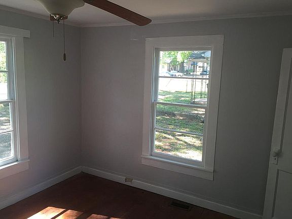 3rd image of 743 Jones Ave N