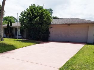 988 Spring St NW, Palm Bay, FL 32907