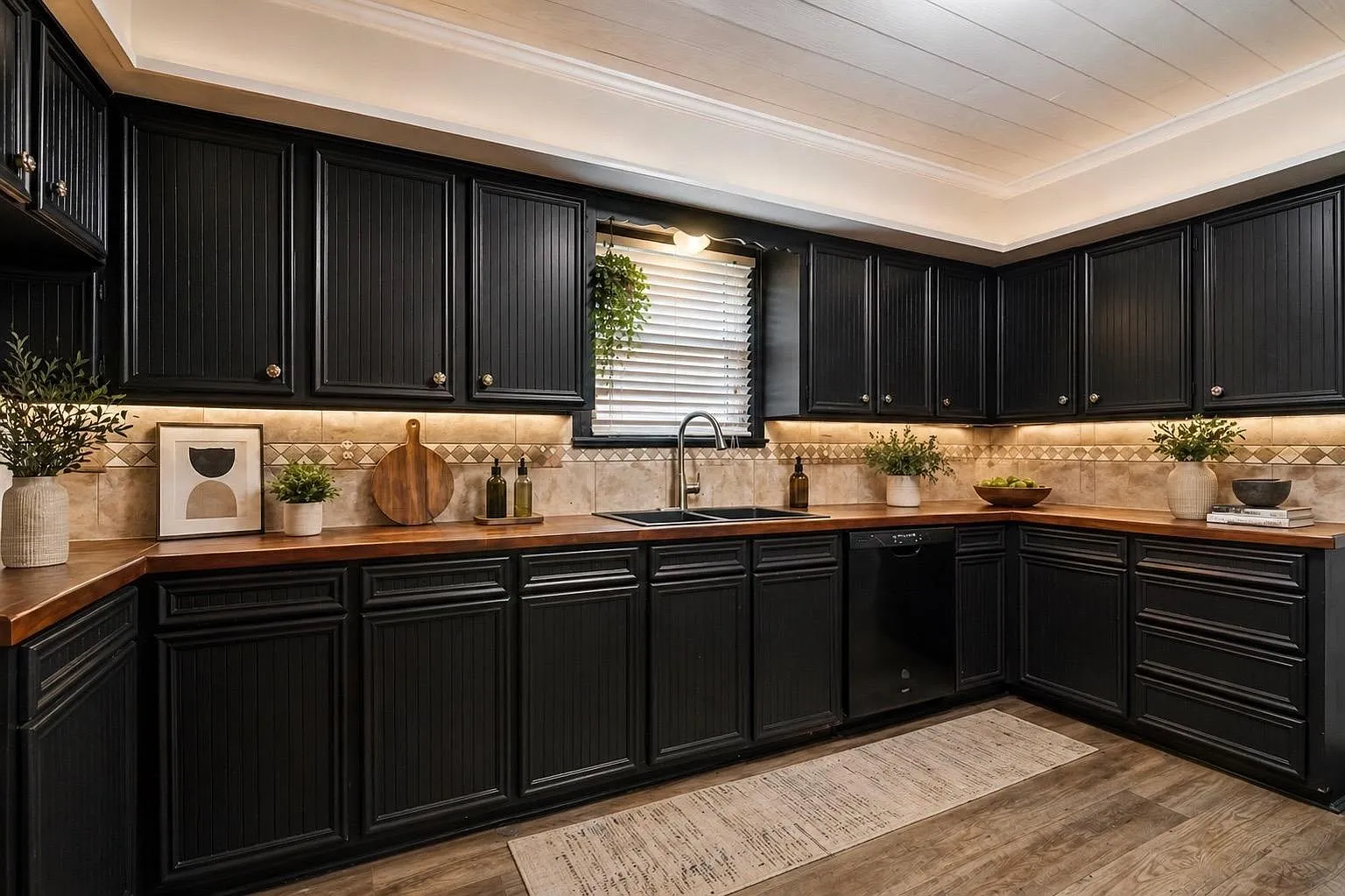 4 bed, 3.0 bath, 2388 sqft, $819 — Photo 2