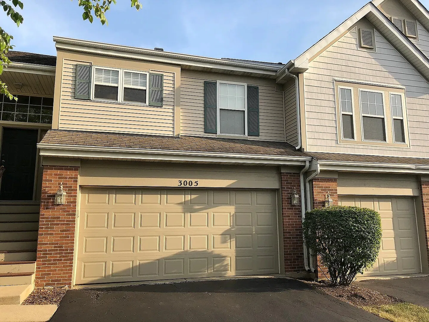 4 bed, 1870 sqft, $3,100 — Photo 1