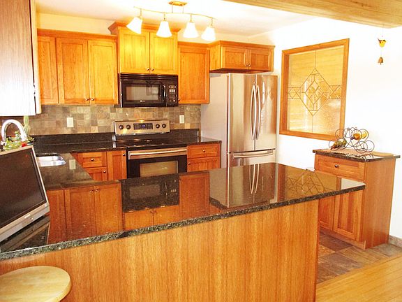 5th image of 406 Shorewood Dr