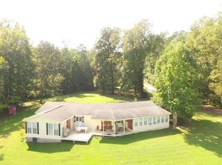 579 Eds Lake Rd, La Fayette, GA 30728