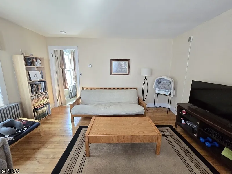 1 bed, 1.0 bath, $1,100 — Photo 4