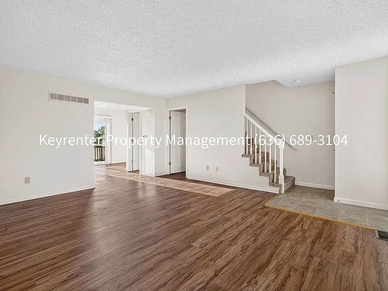 761 Highland Hill Ct — Photo 6