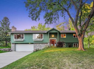 6630 Cortlawn Cir N, Golden Valley, MN 55426