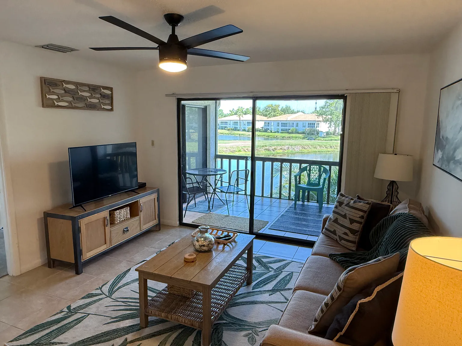 2 bed, 1200 sqft, $1,900 — Photo 2