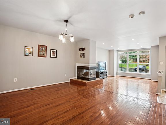 4th image of 11456 Corinthia Ct