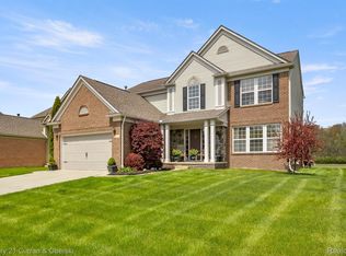 24318 Summer Ln, Flat Rock, MI 48134