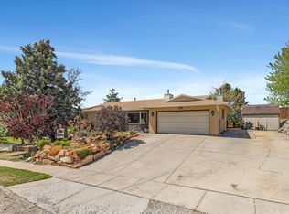 1969 E Falconhurst Cir S, Sandy, UT 84092