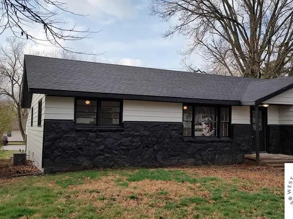 414 E Flora Ave, Clinton, MO 64735