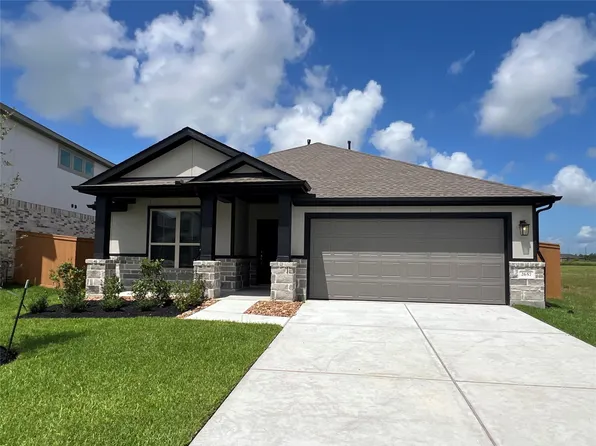 2657 Lake Bryan Dr, Dayton, TX 77535