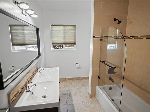 4th image of 1715 Scott Ave #1715