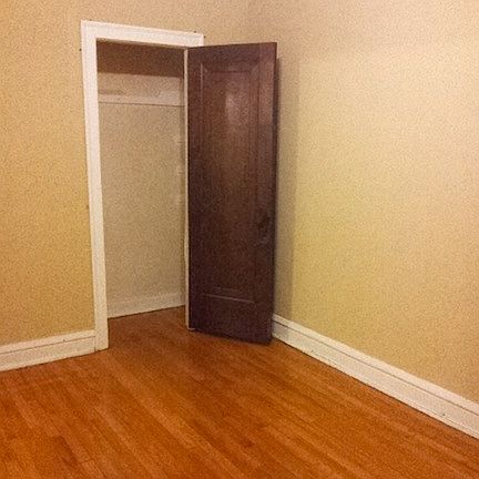 4th image of 5605 S Sacramento Ave #1