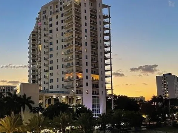 10 SW South River Dr, Miami, FL
