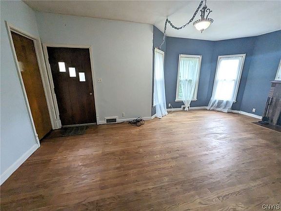 2nd image of 220 Dorothy St