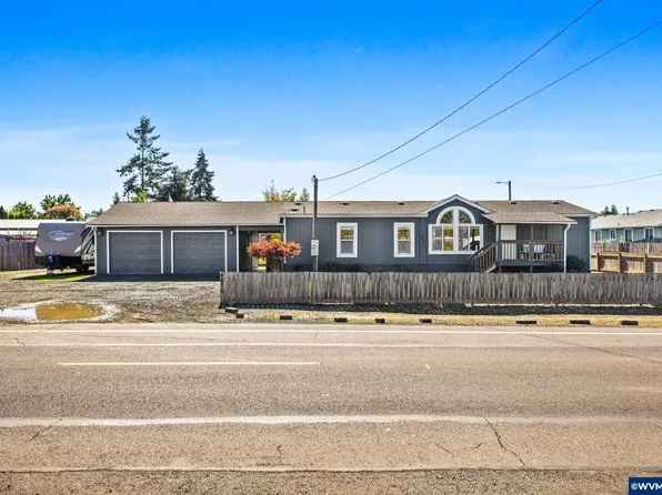 4676 Auburn Rd NE, Salem, OR 97301