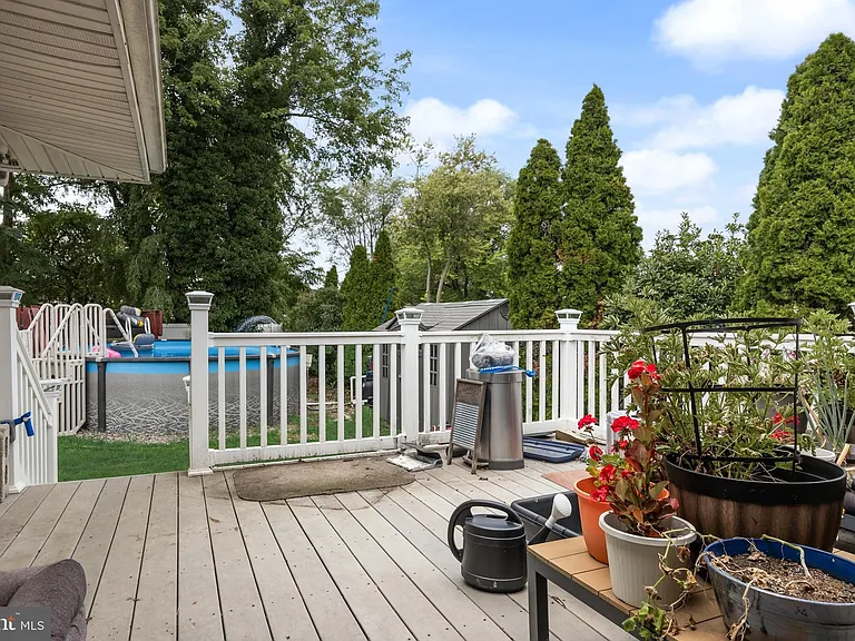 32 Larkin Rd — Photo 20