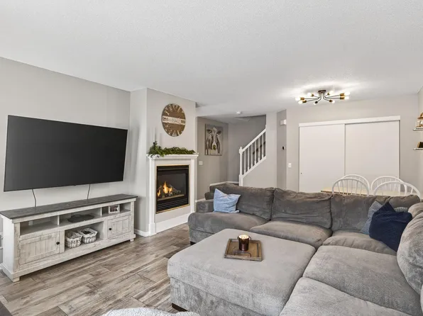 1724 Weston Ln, Shakopee, MN 55379