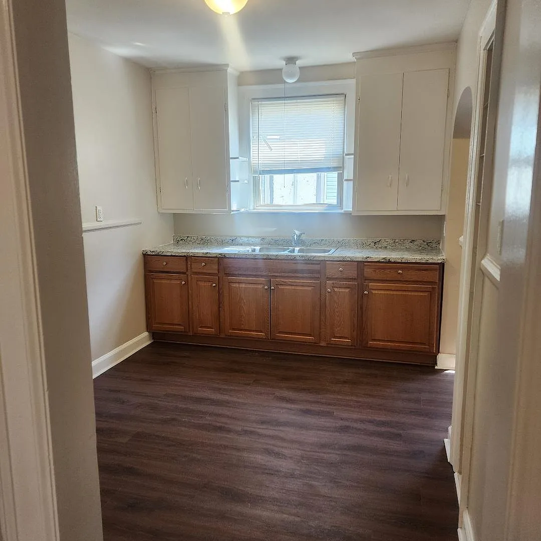 East English Village Upper 2 Bedroom Unit — Photo 4