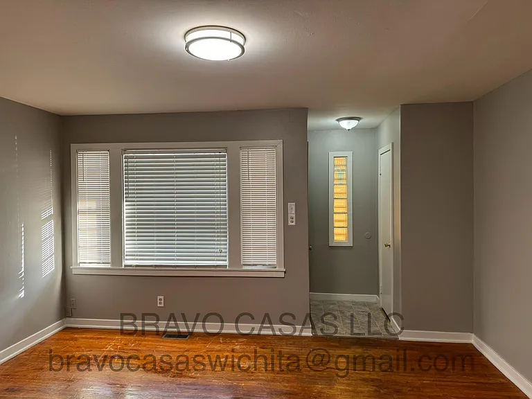 2232 S Glendale St — Photo 4