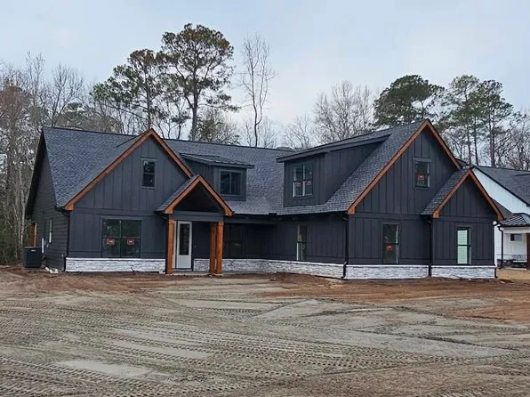 8024 Old Reaves Ferry Rd., Conway, SC 29526