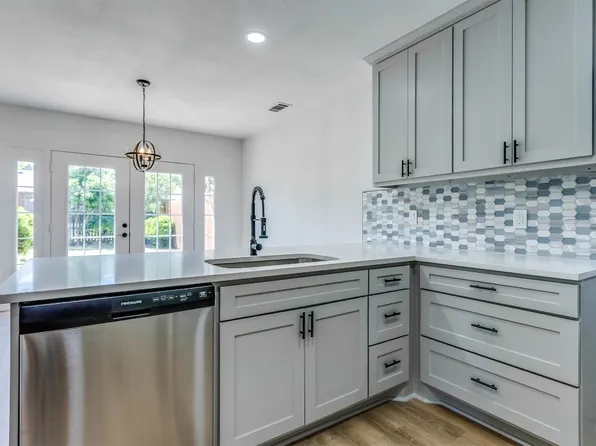 1401 Middleton Dr, Cedar Hill, TX 75104