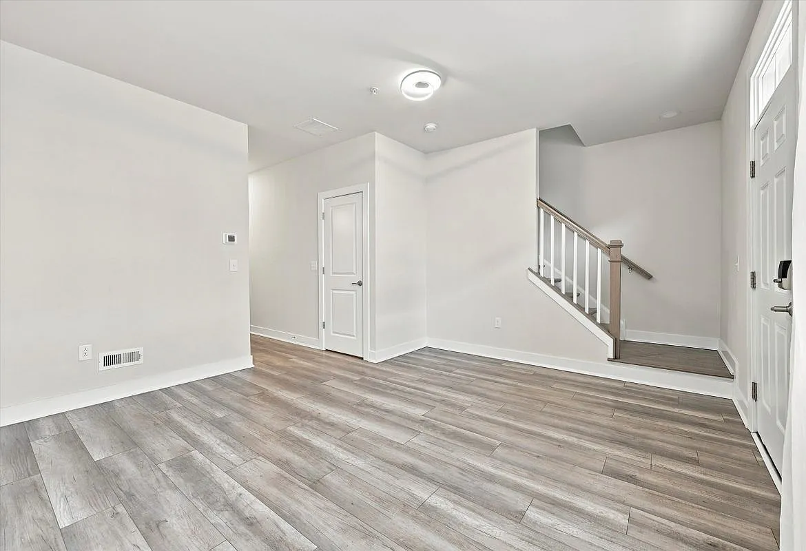 2 bed, 2.5 bath, 1416 sqft, $2,800 — Photo 3