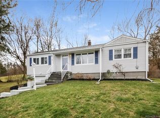 4 Meadowbrook Rd, Danbury, CT 06811
