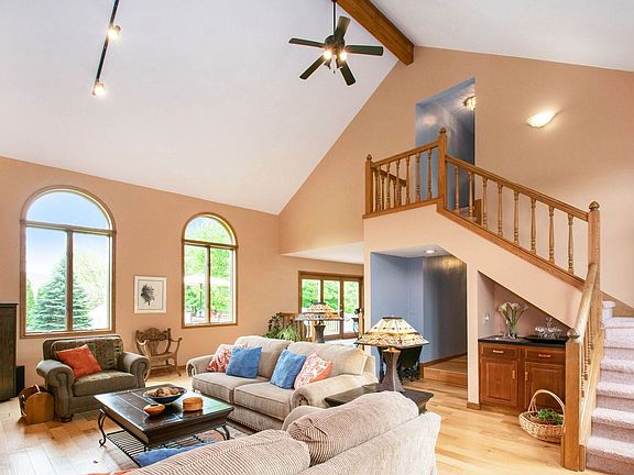 4th image of 1553 Burgundy Ct