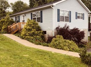66 Robeson Lawn Rd, Birdsboro, PA 19508