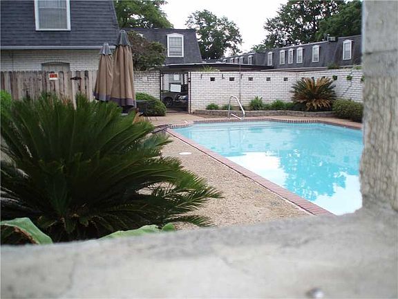 3rd image of 3730 Fairfield Ave Unit 119