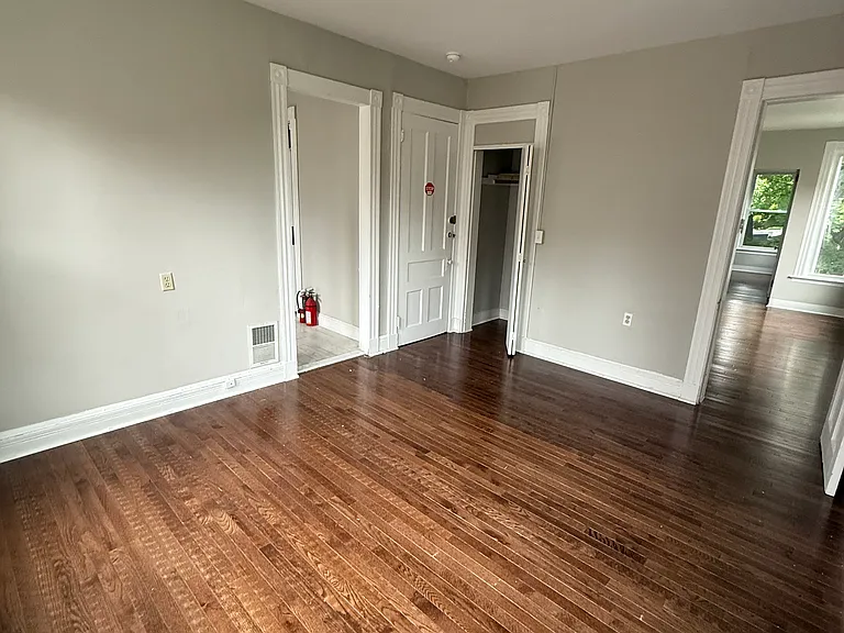 83 Sachem St #2R — Photo 4