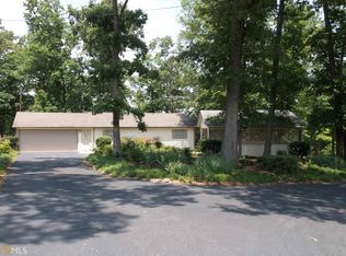 215 Foxtail Dr, Hartwell, GA 30643