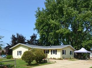 940 Mayer Ln, Mayville, WI 53050