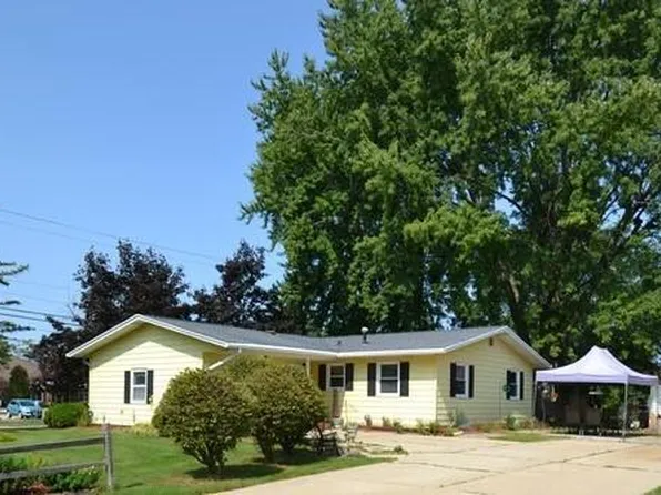 940 Mayer LANE, Mayville, WI 53050