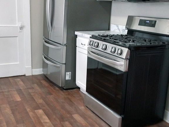 3rd image of 32 Fuller Ave SE