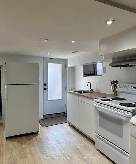 115 Northcliffe Blvd #LOWER — Photo 4